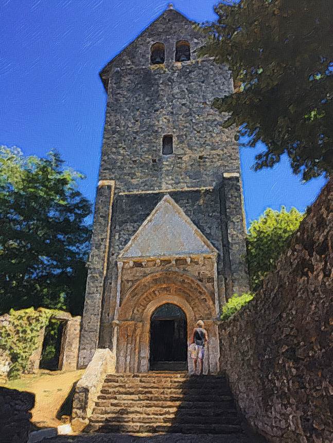 Ein Bild, das Gebude, Baum, drauen, Kirche enthlt.

Automatisch generierte Beschreibung